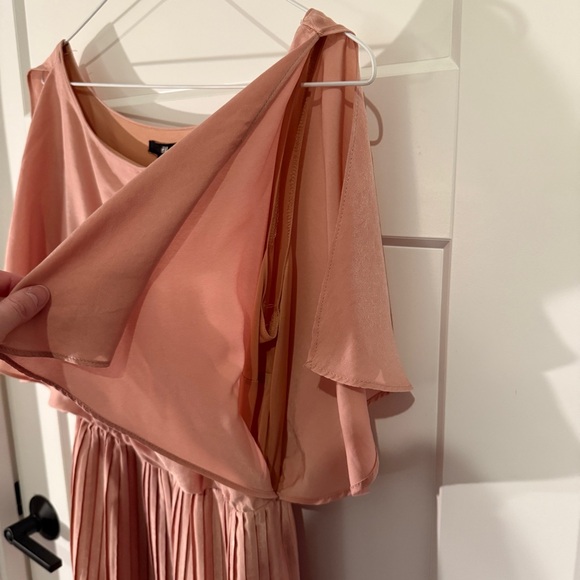 H&M Blush Sleeveless Pleated Midi Dress - Picture 4 of 5